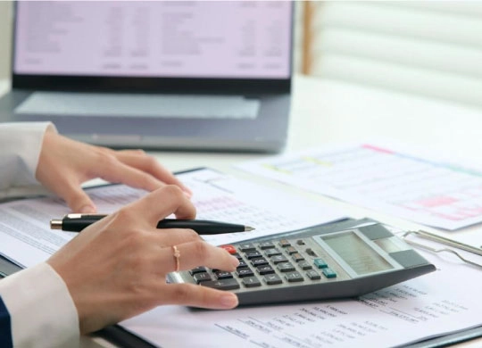 HR & PAYROLL 2 HR Payroll Services